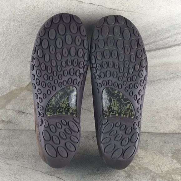 Merrell Plaza Suede Mary Janes Shoes - Picture 6 of 8